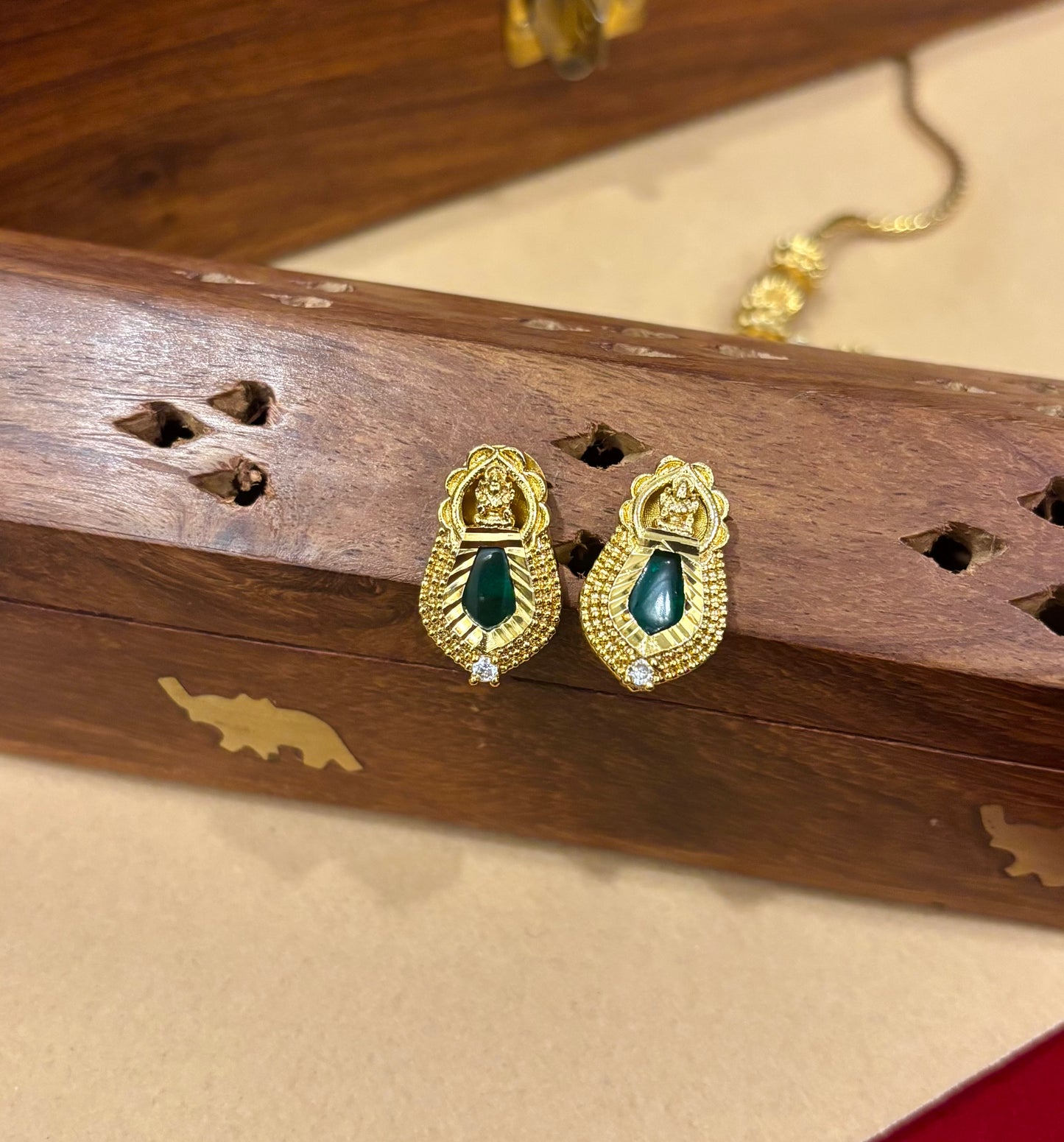 Keerthi Palakka Pendant Chain.