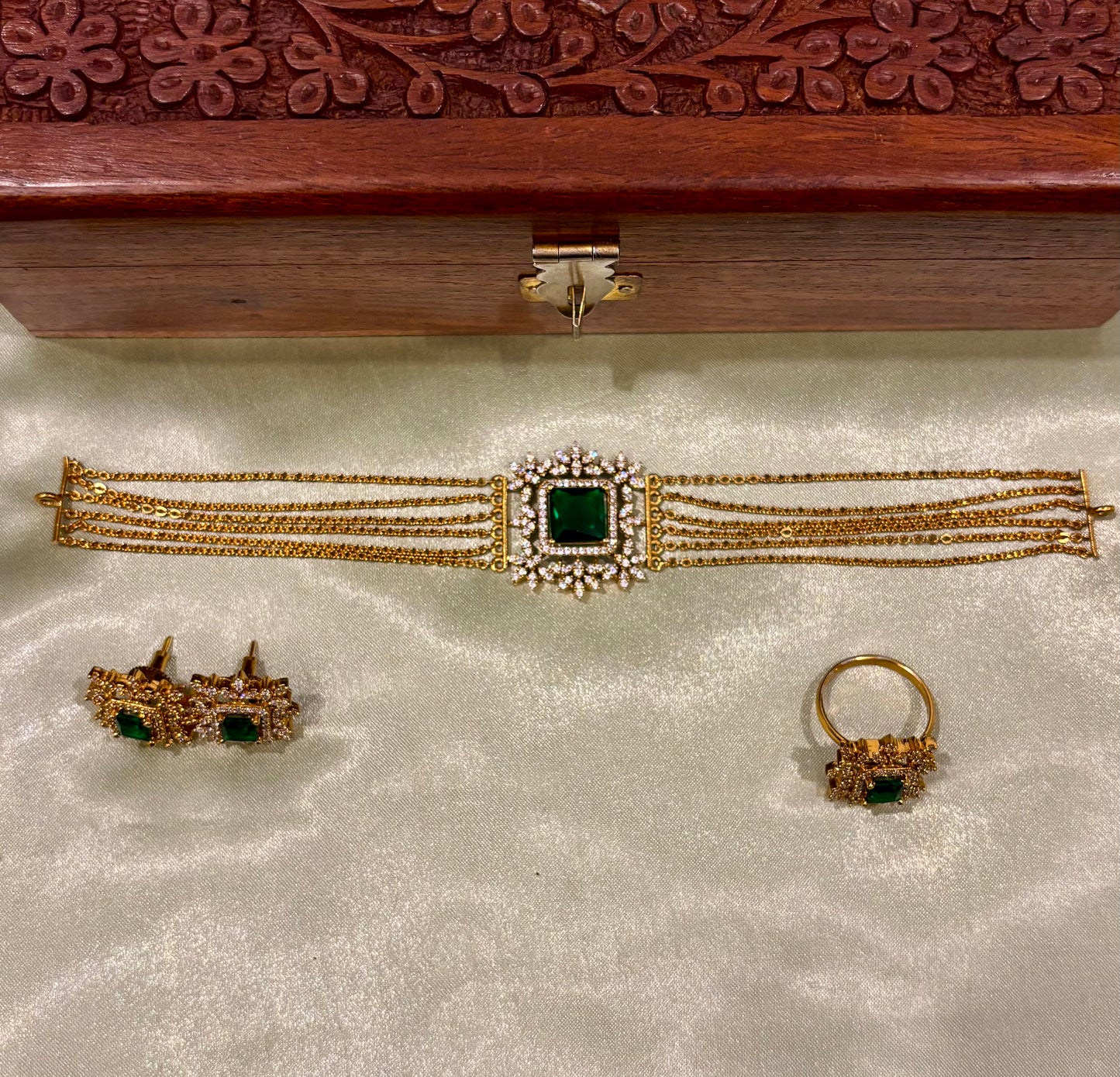 Zarina Royale AD Choker Set with Earring and Ring