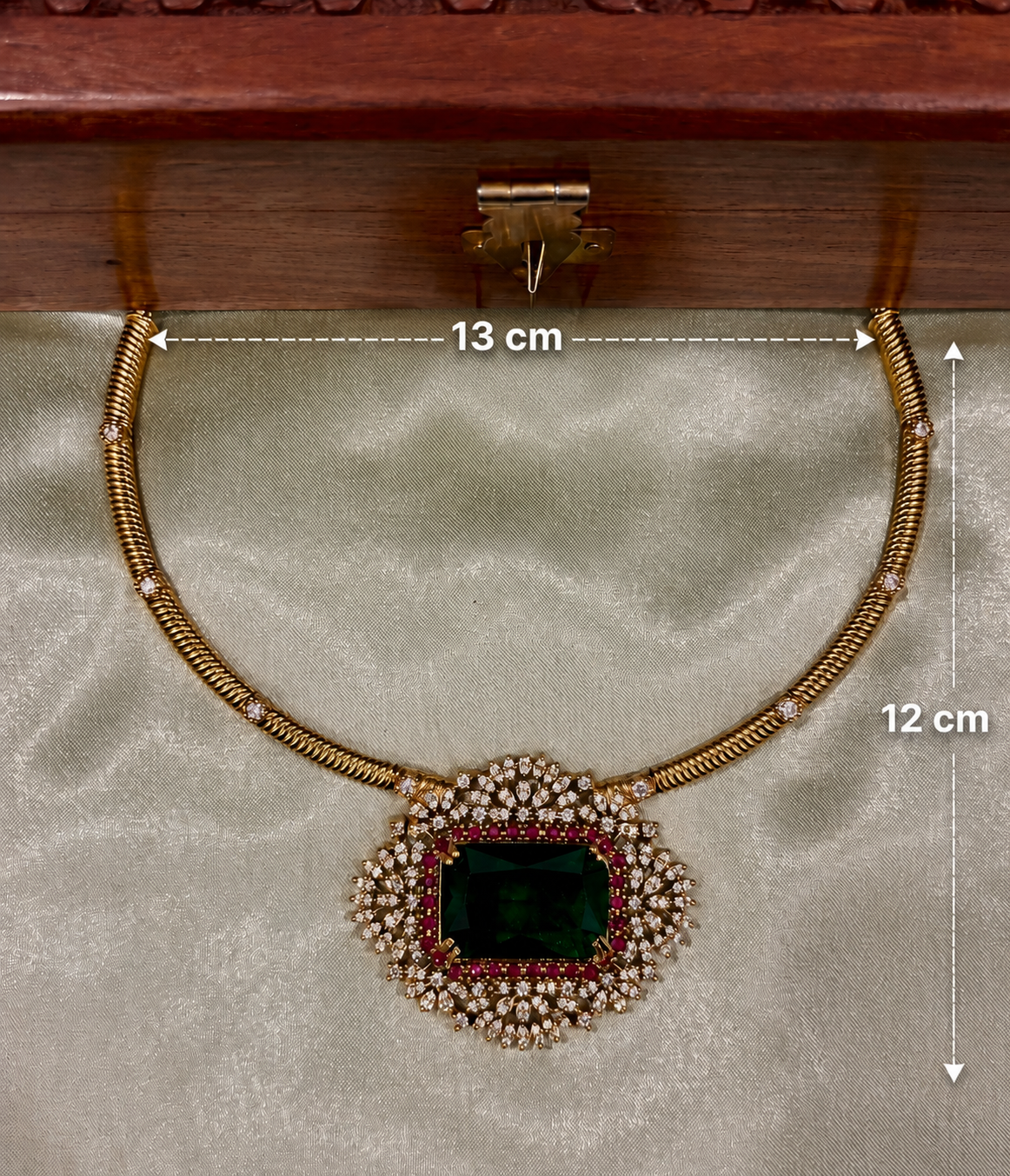 Aadhira Emerald Hasli Necklace Set