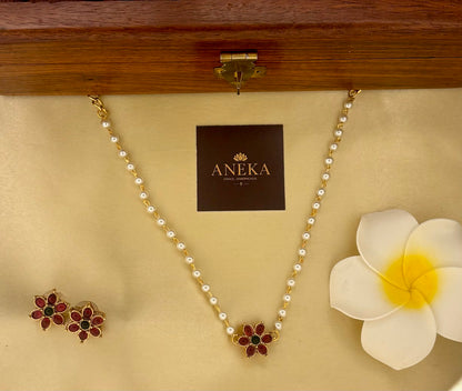 Jiya Flower Pearl Choker