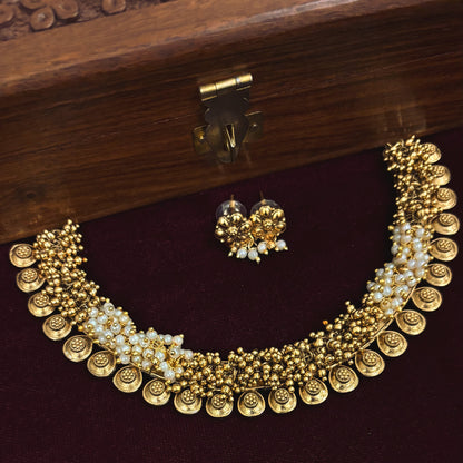Mrinal Pearl Kashu Choker Set