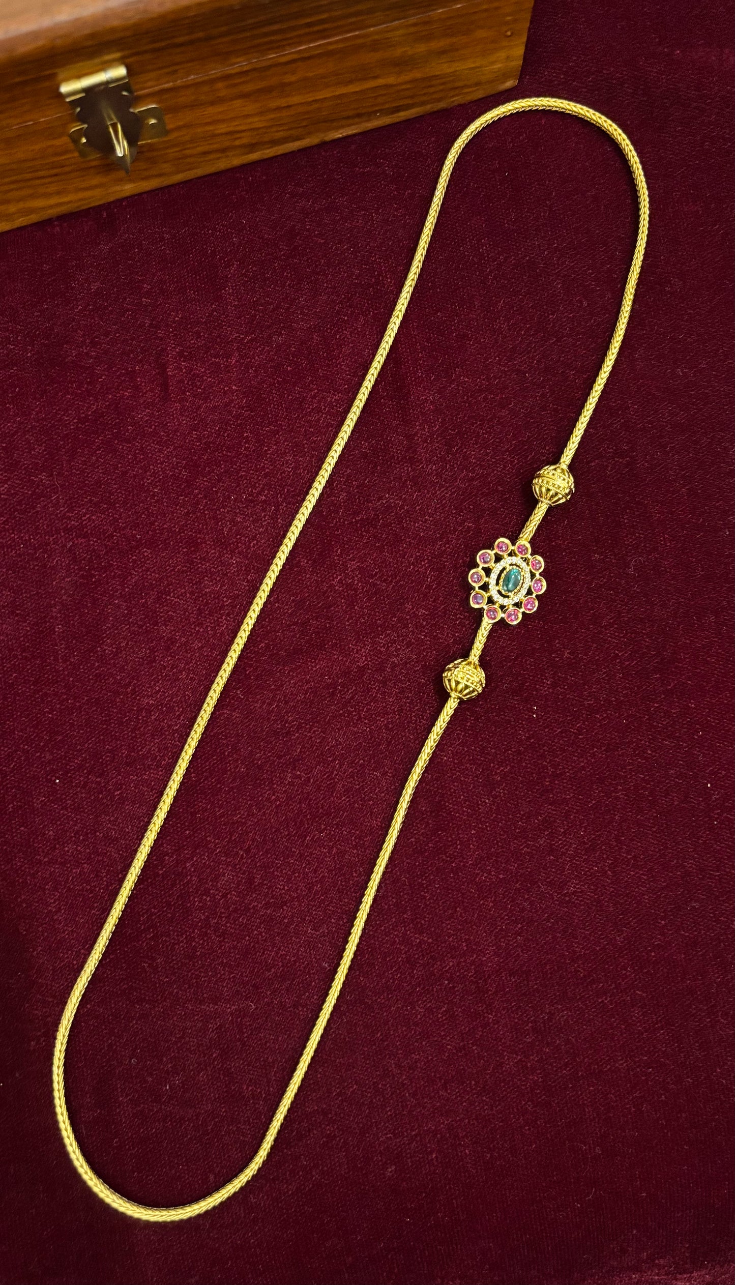 Anvika Mugappu Chain