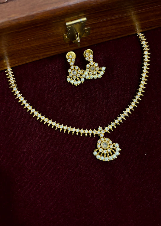 Rathna Attigai Necklace Set - White