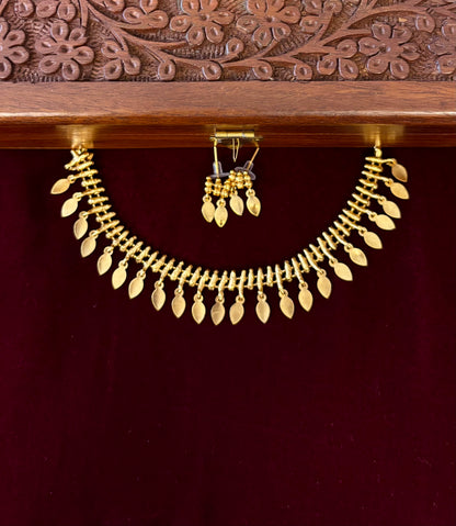 Veda Antique Elakkathali Necklace Set