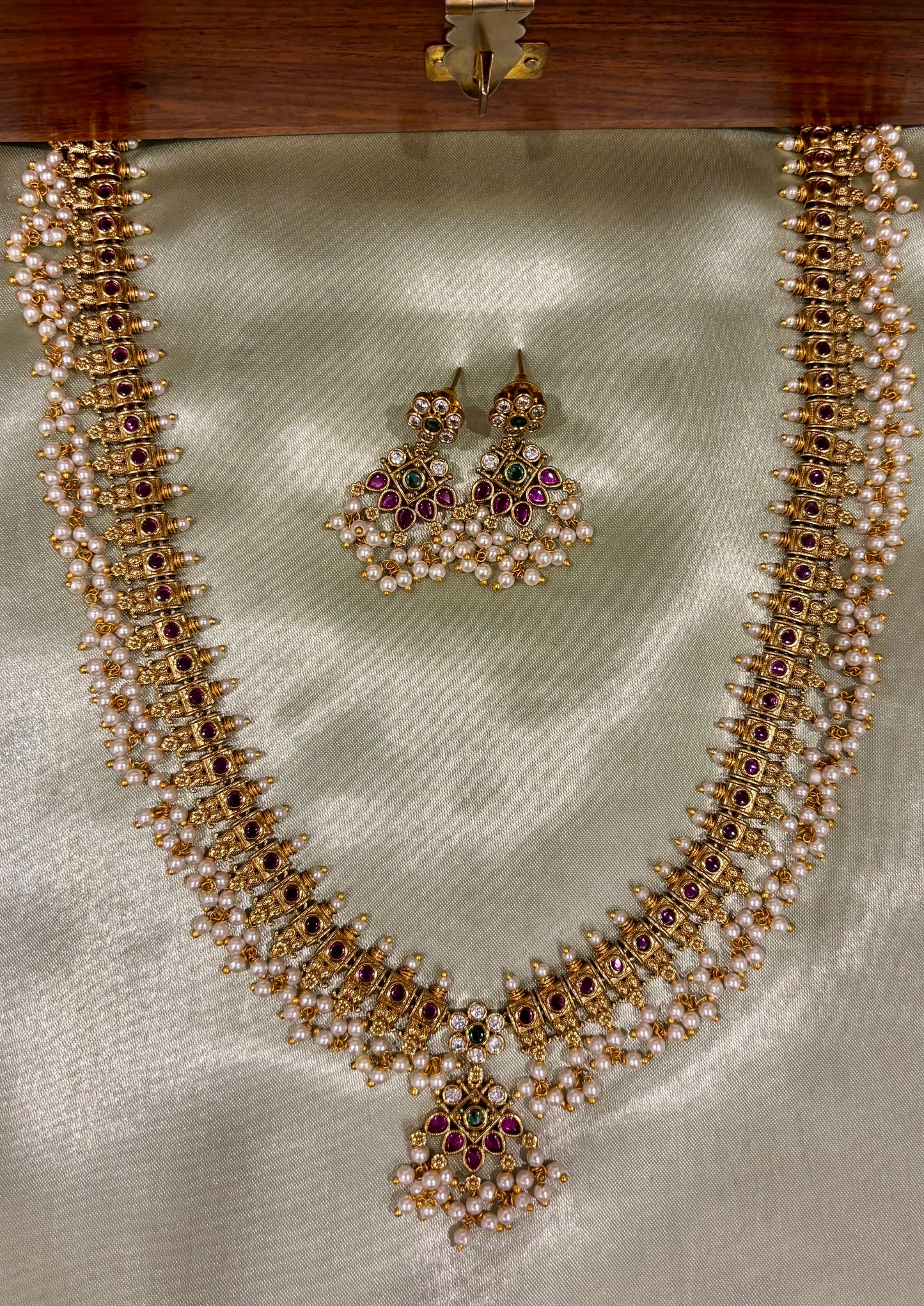 Vamika Premium Pearl Guttapusalu Haram Set