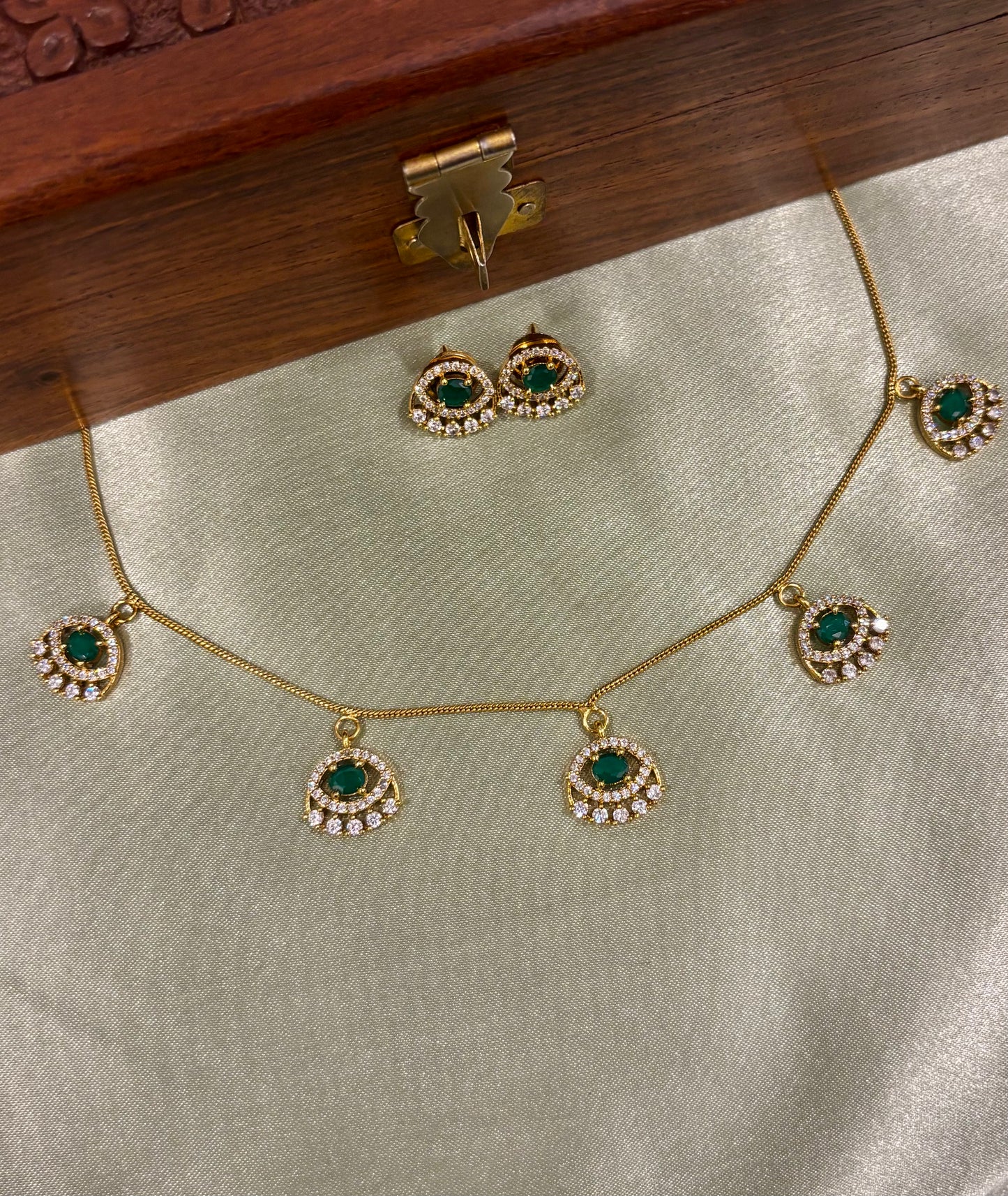 Nayana Charm Necklace Set