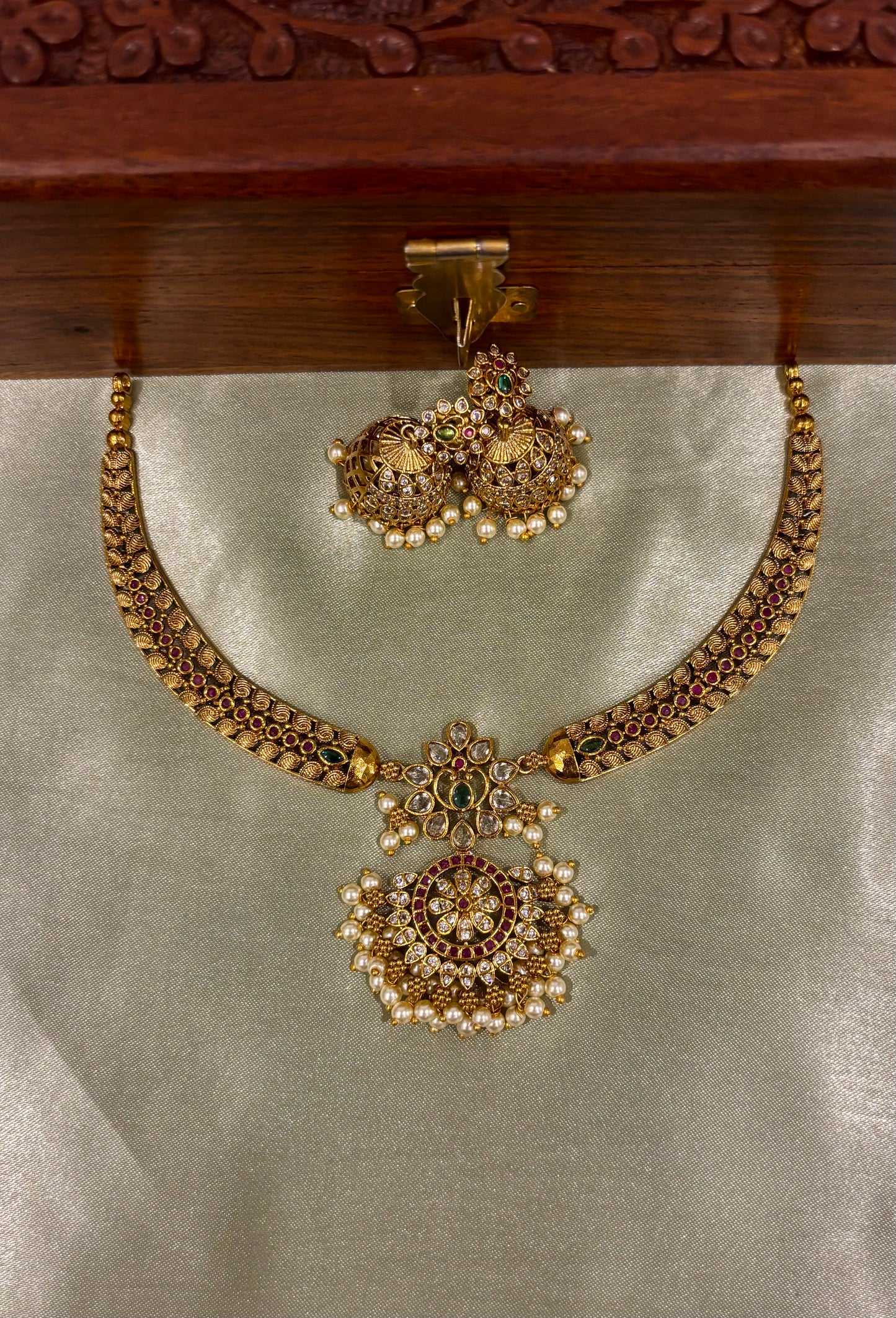 Padma Ratna Hasli Necklace Set