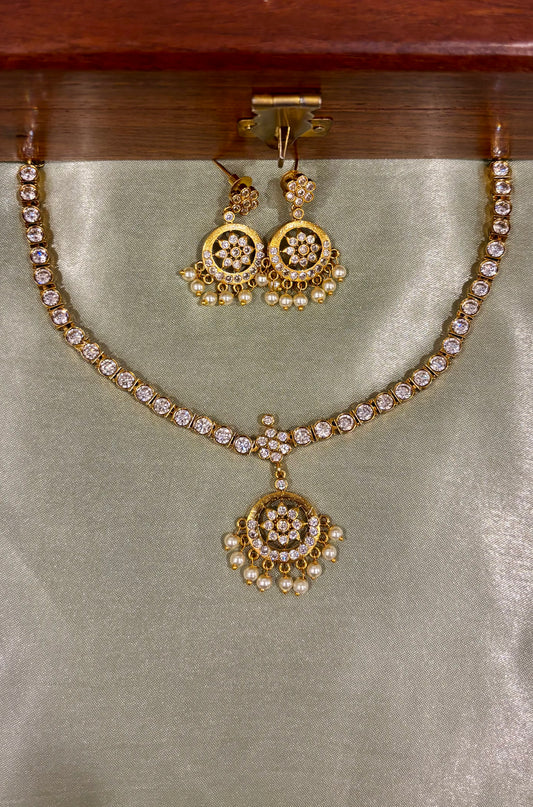 Miraya Kemp Attigai Necklace Set