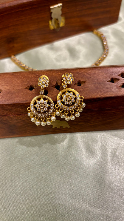Miraya Kemp Attigai Necklace Set