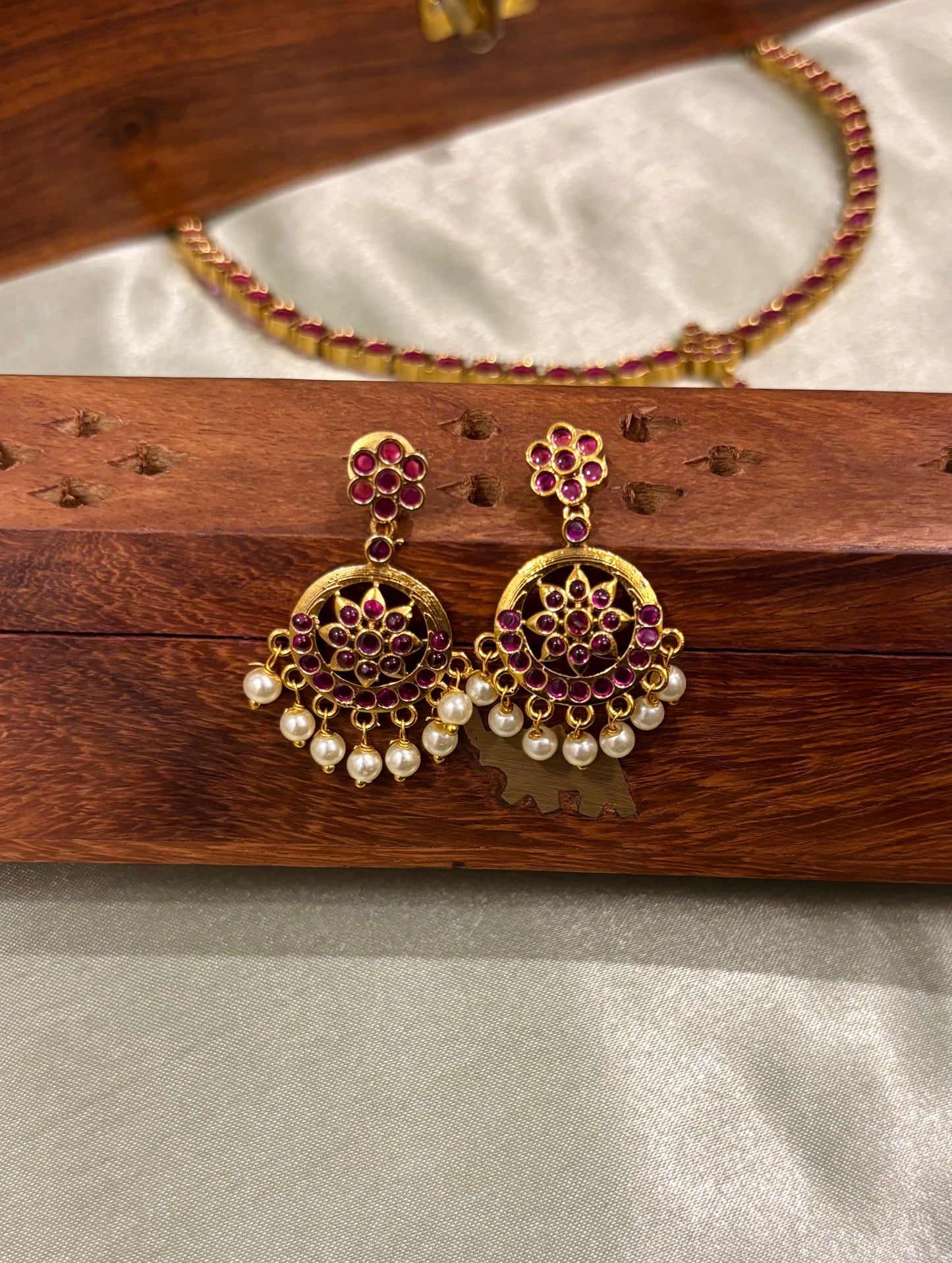 Miraya Kemp Attigai Necklace Set