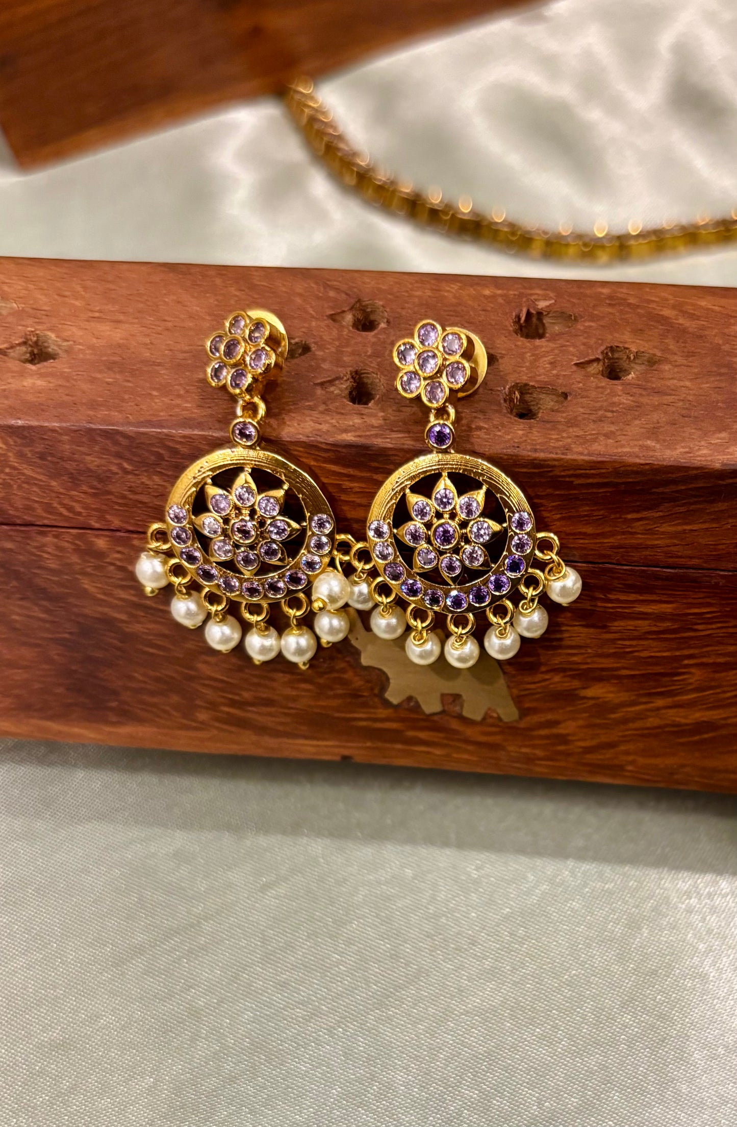 Miraya Kemp Attigai Necklace Set