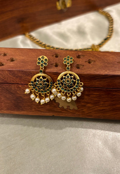 Miraya Kemp Attigai Necklace Set