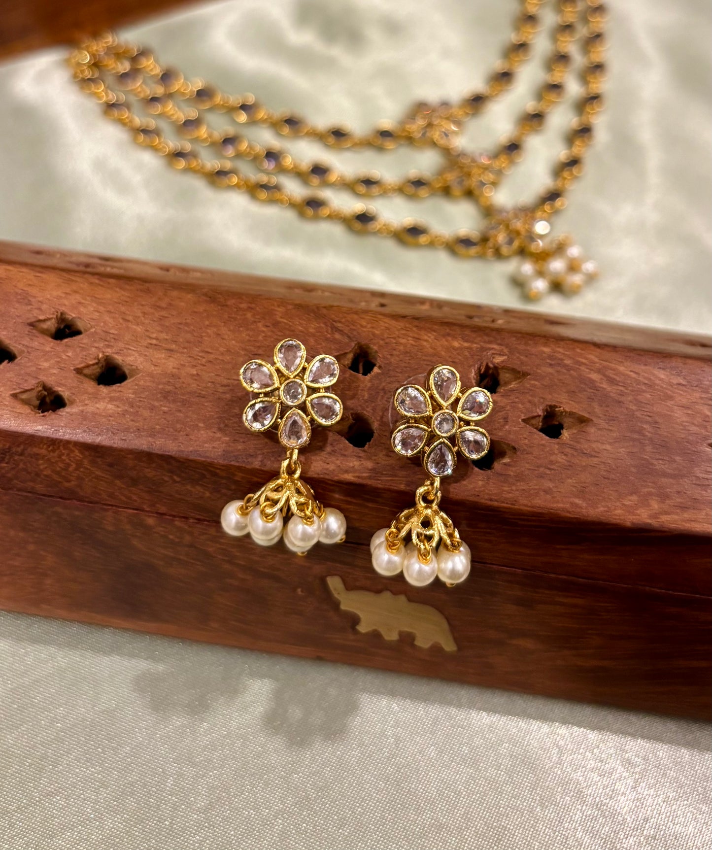 Tarisha Bloom Necklace Set