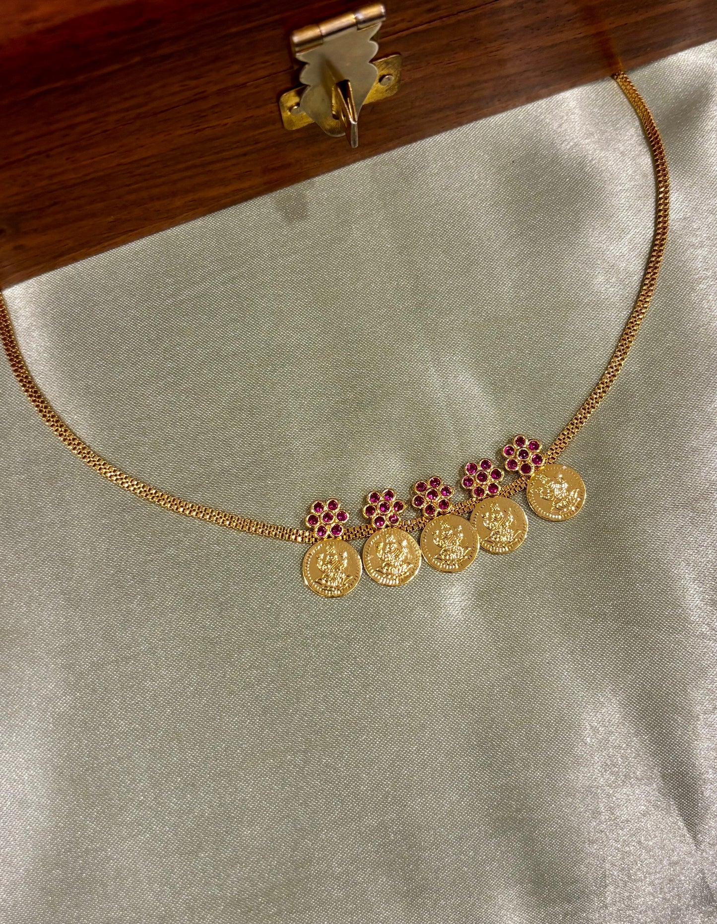 Vaiga Gold Plated Floral Kashu Necklace