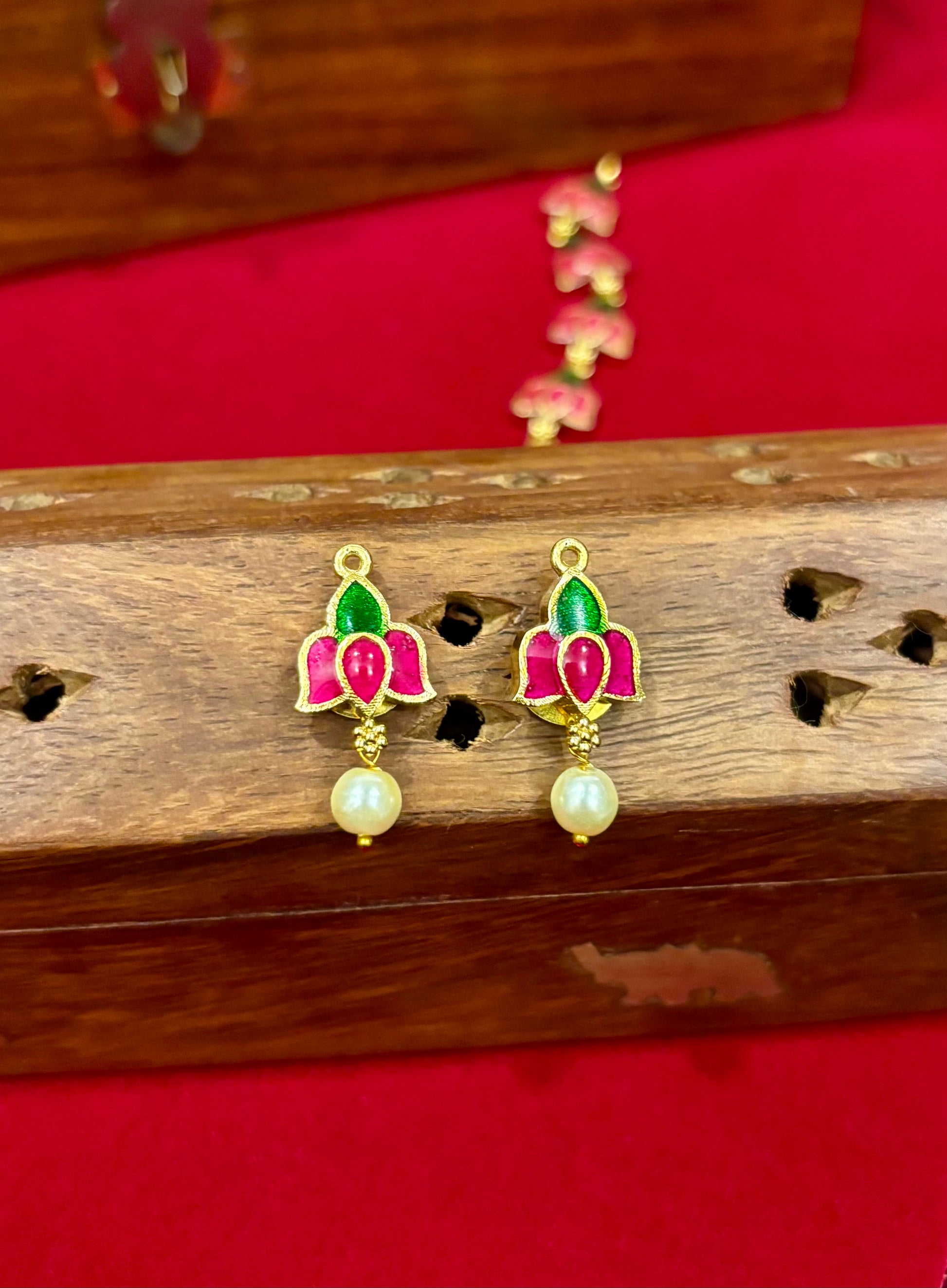 Raga Lotus Choker.