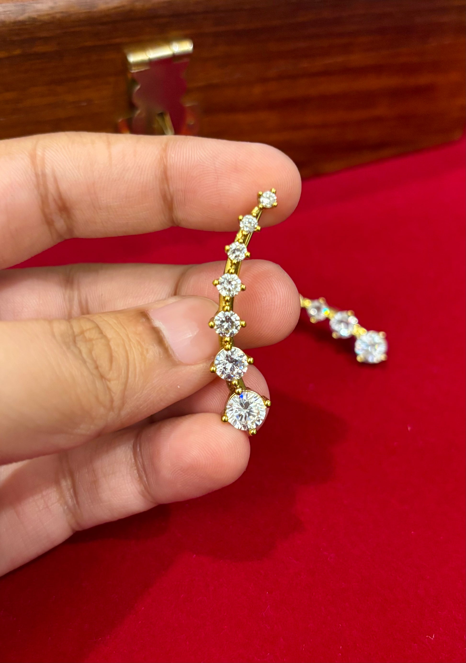 Evara AD Earcuff.