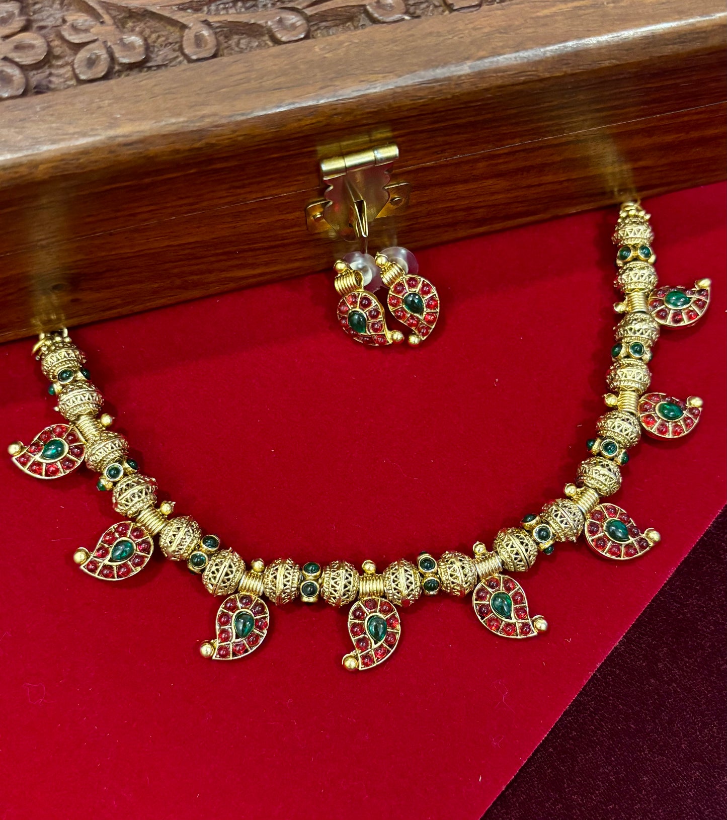 Manjari Mango Motif Kemp Necklace.