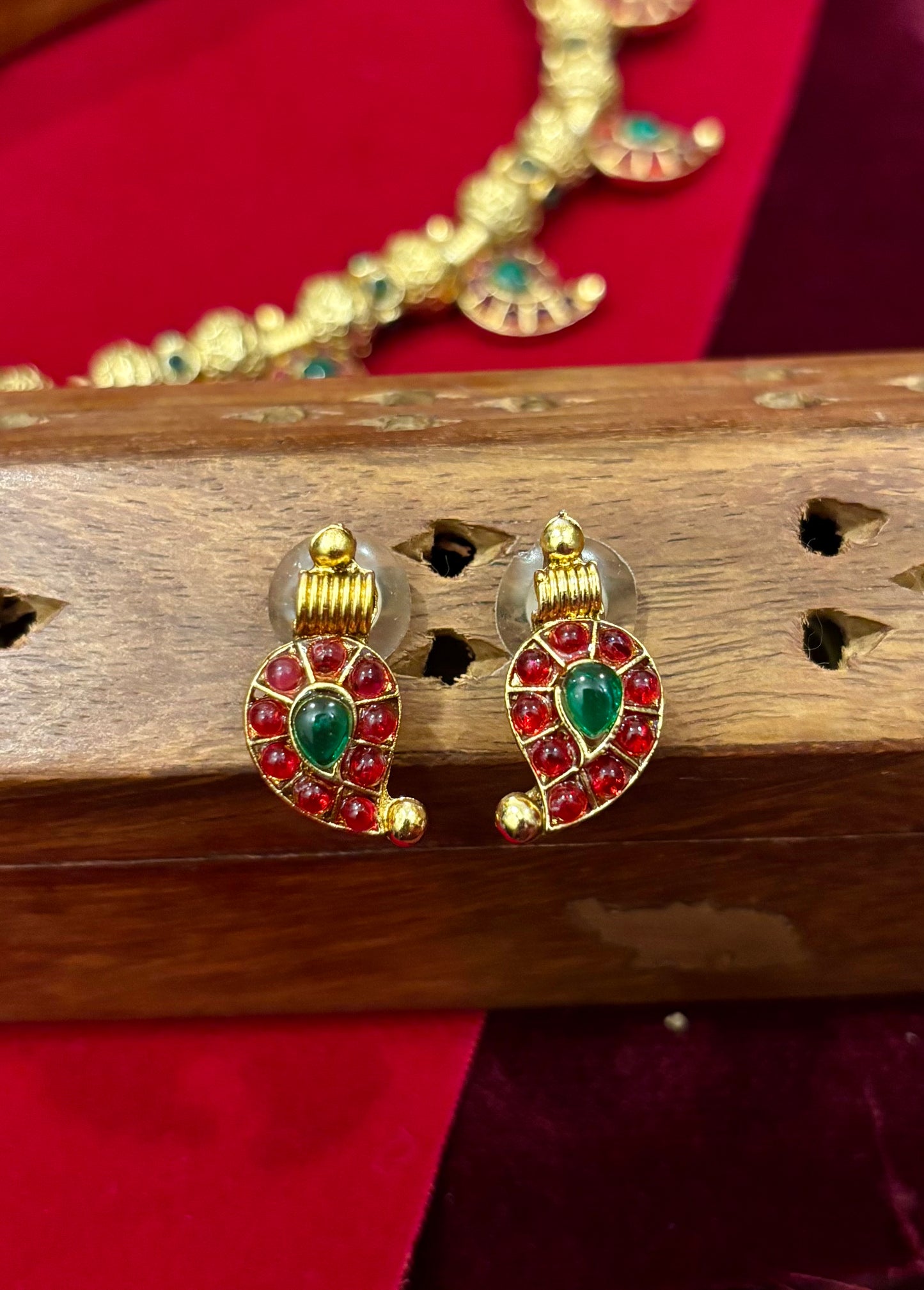 Manjari Mango Motif Kemp Necklace.