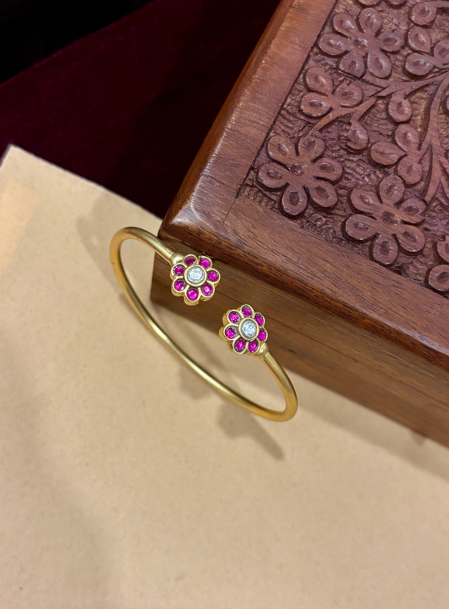 Gulabi Premium Jadau Kundan Bracelet.