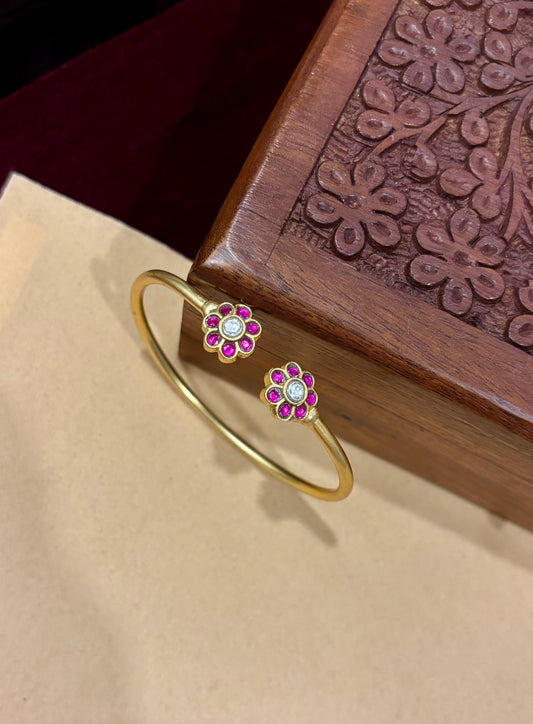 Gulabi Premium Jadau Kundan Bracelet.