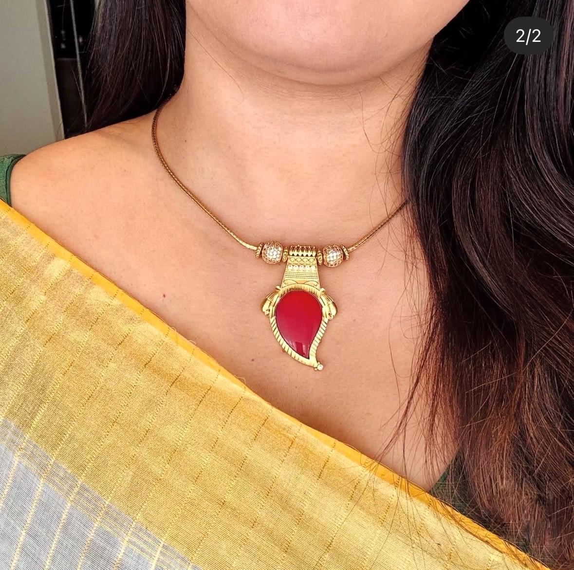 Manthira Necklace Set.