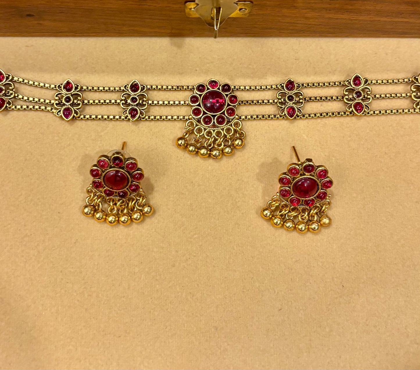 Amrita Kemp Stone Choker Set