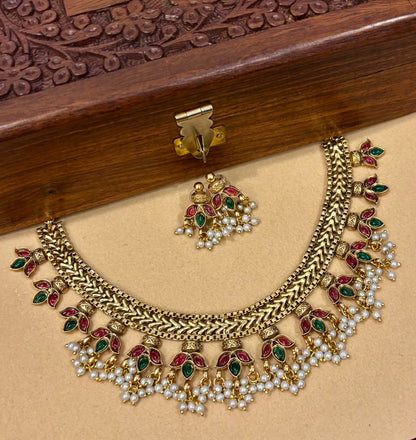 Vaishnavi Kemp Pearl Choker Set