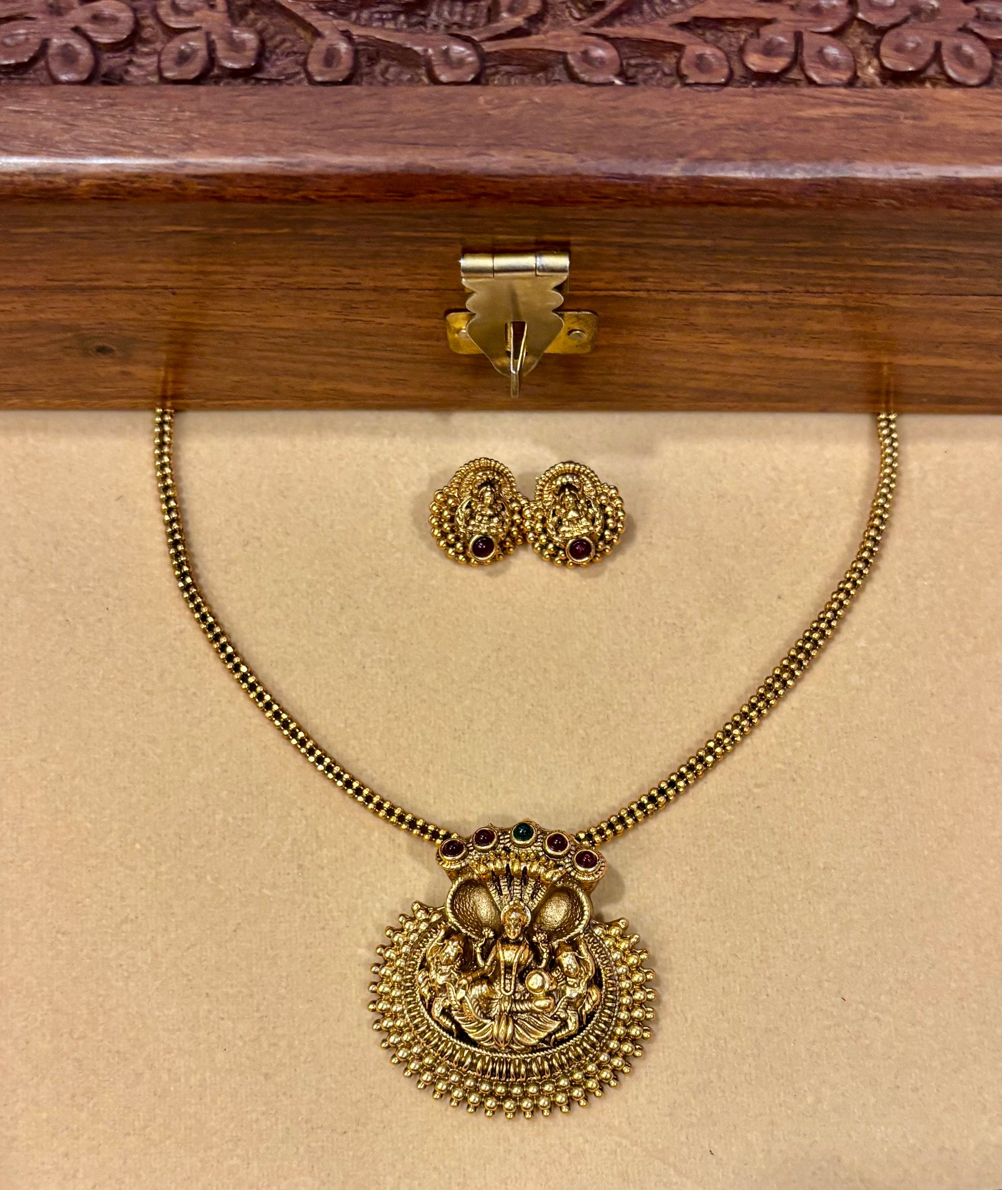Lakshmi Ratna Antique Pendant Necklace.