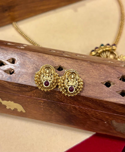 Lakshmi Ratna Antique Pendant Necklace.