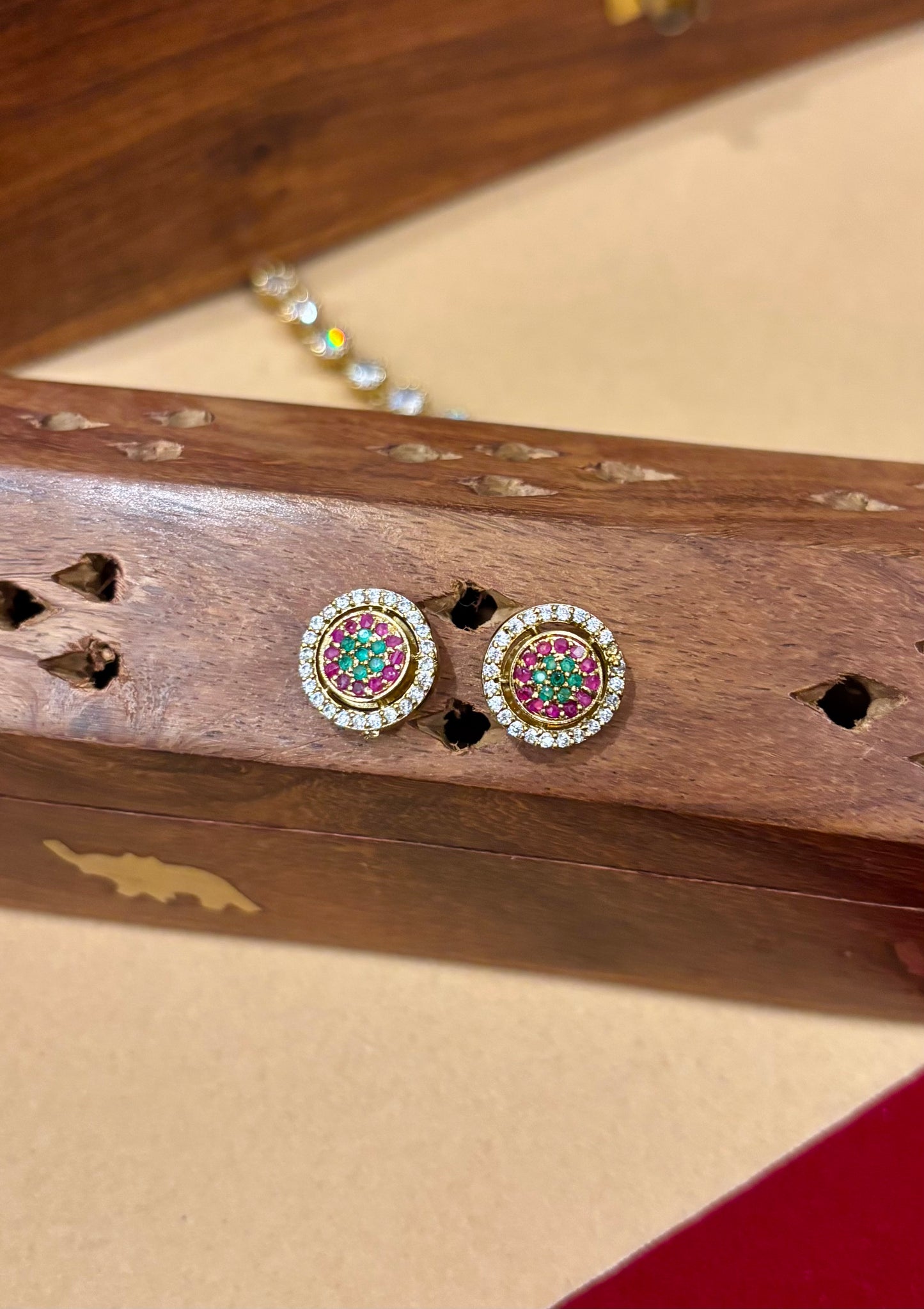 Saanvika AD Stone Necklace Set