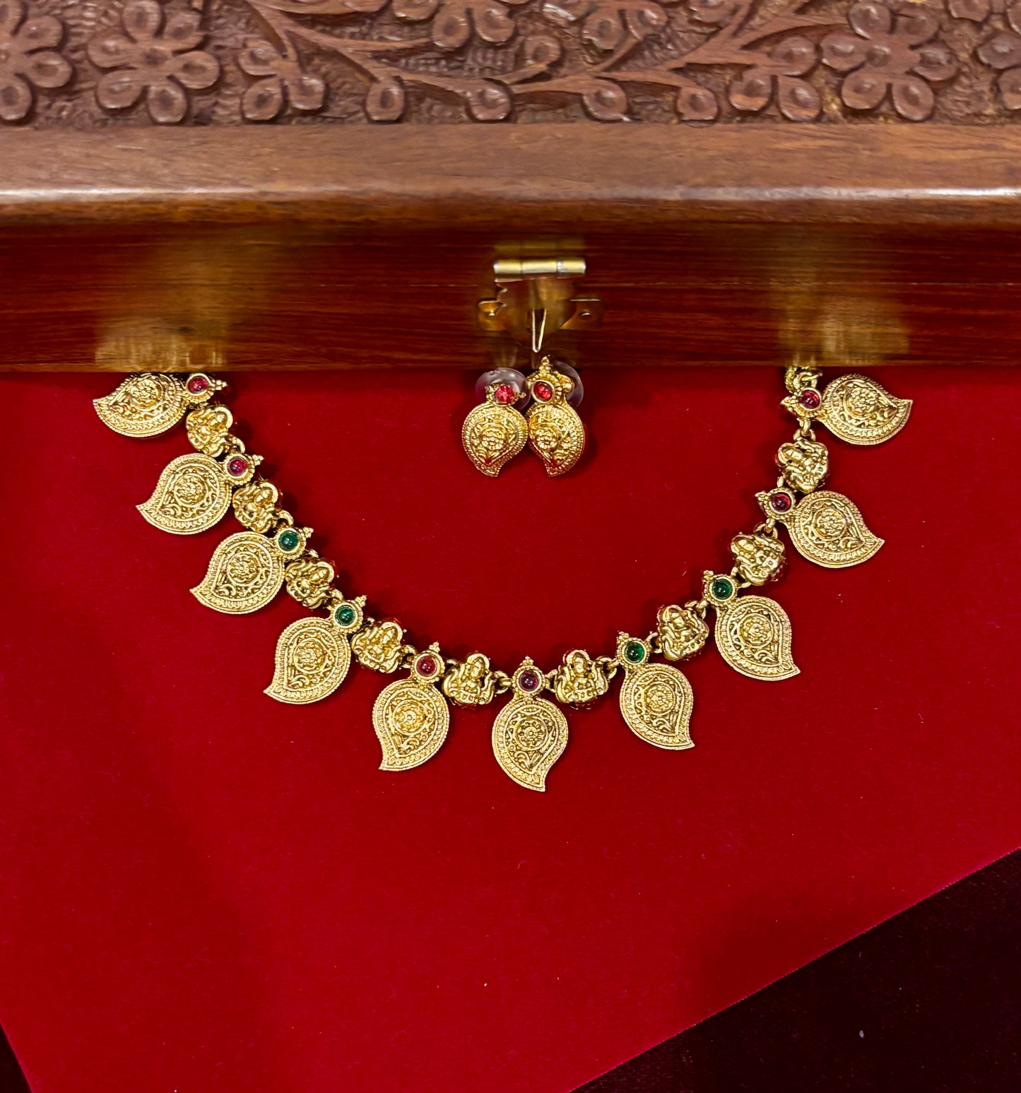 Avani Lakshmi Necklace Set