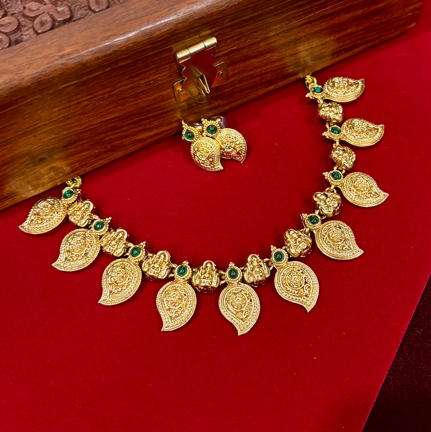 Avani Lakshmi Necklace Set
