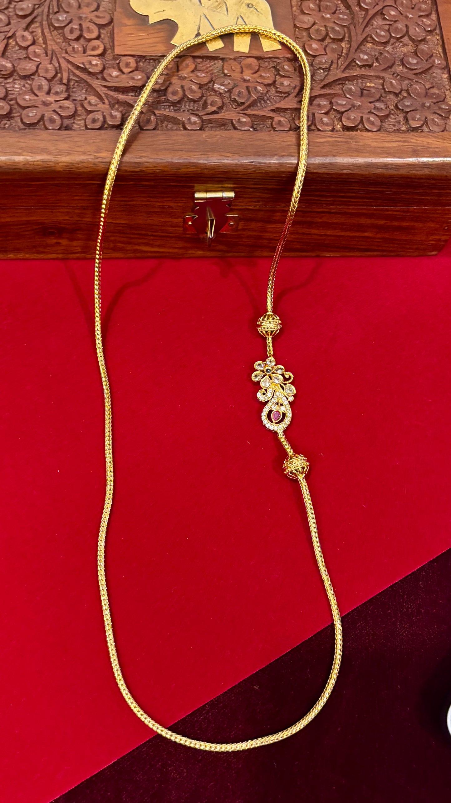 Vasudha Mugappu Chain