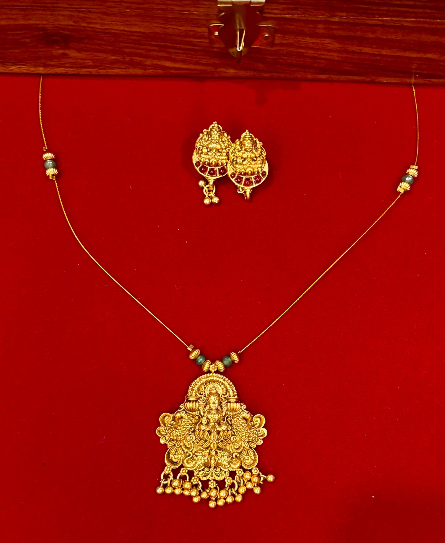 Nakshi Lakshmi Invisible Chain.