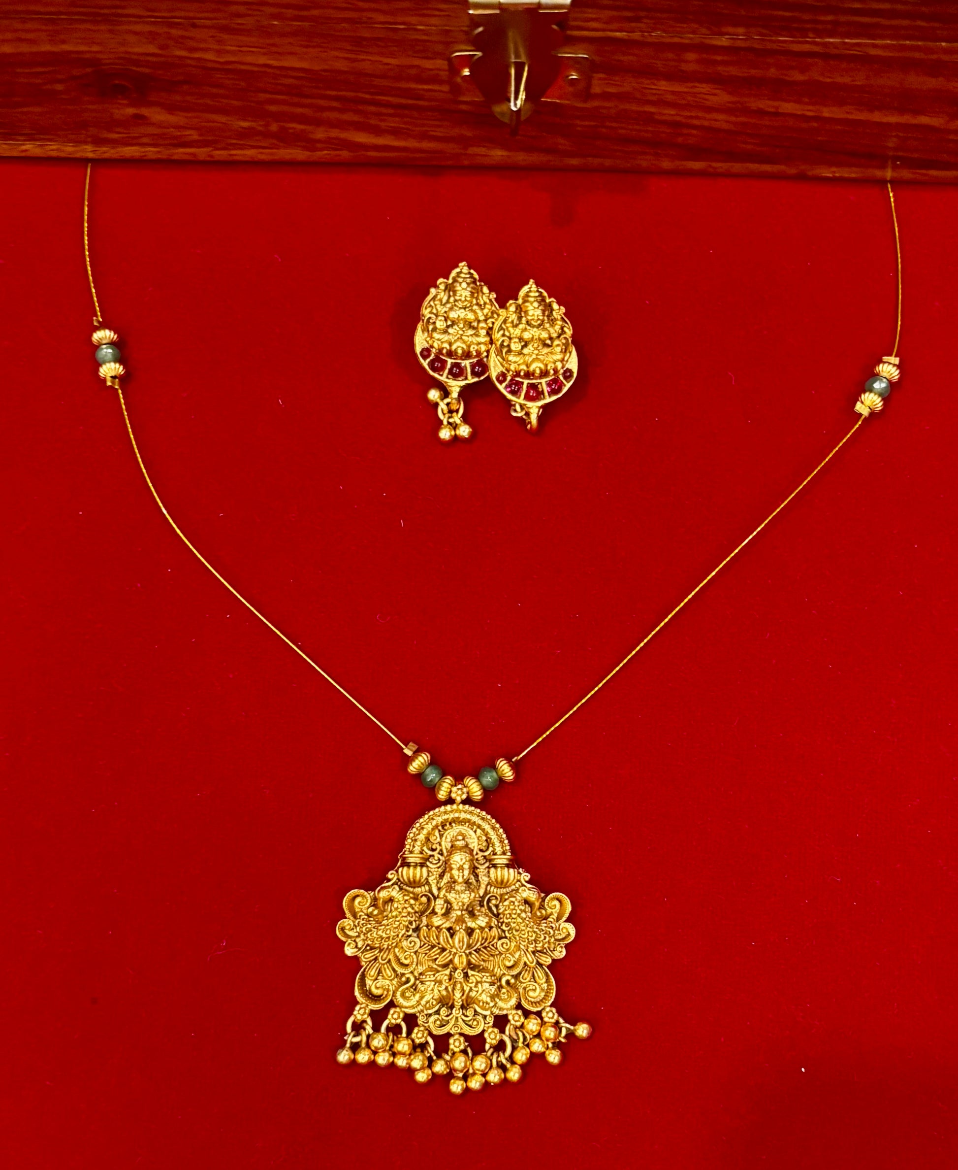 Nakshi Lakshmi Invisible Chain.
