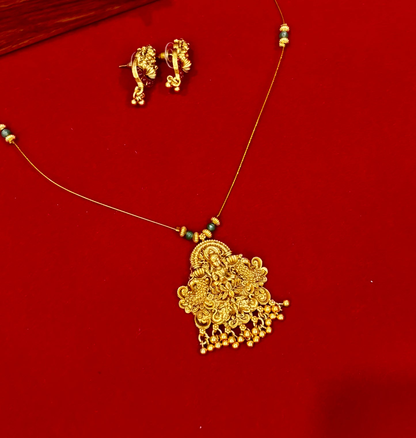 Nakshi Lakshmi Invisible Chain.