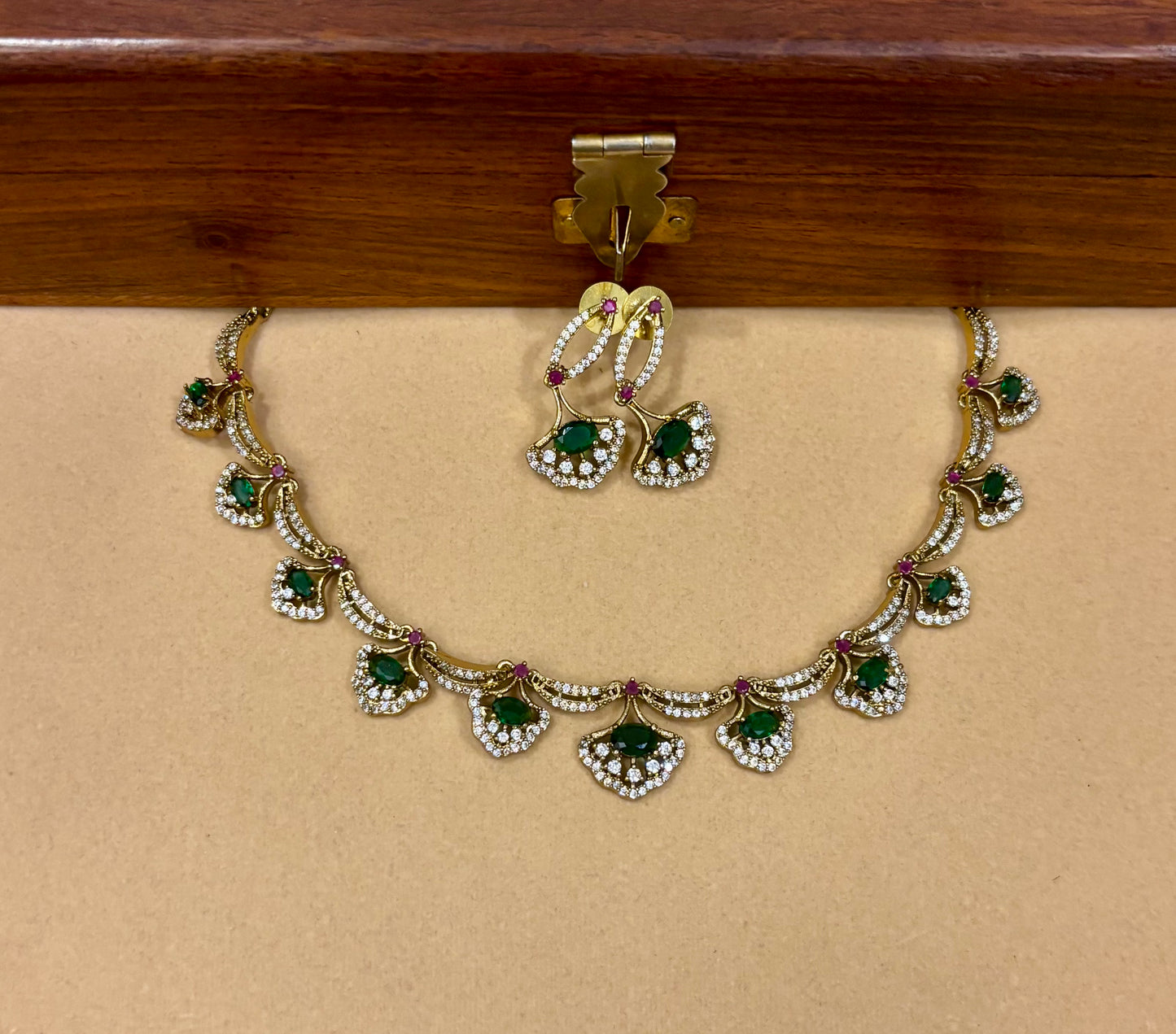 Zaina Victorian Diamond Necklace Set.