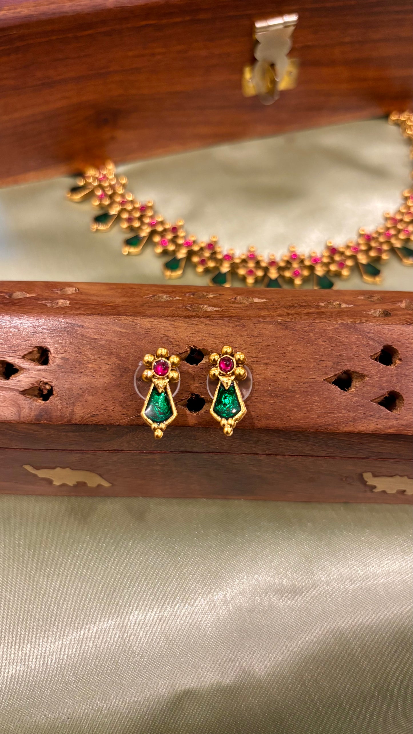 Kairali Palakka Motif Beaded Necklace Set