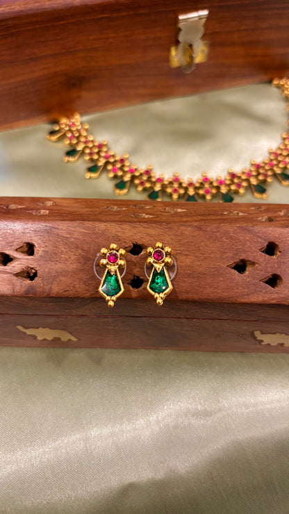 Kairali Palakka Motif Beaded Necklace Set