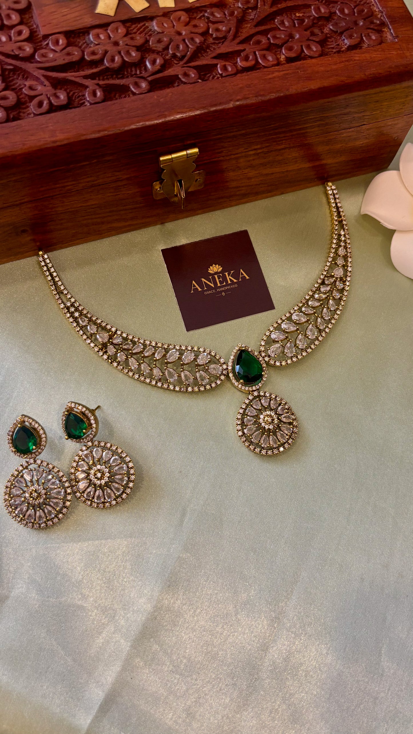 Mehrin Victorian Diamond Necklace Set