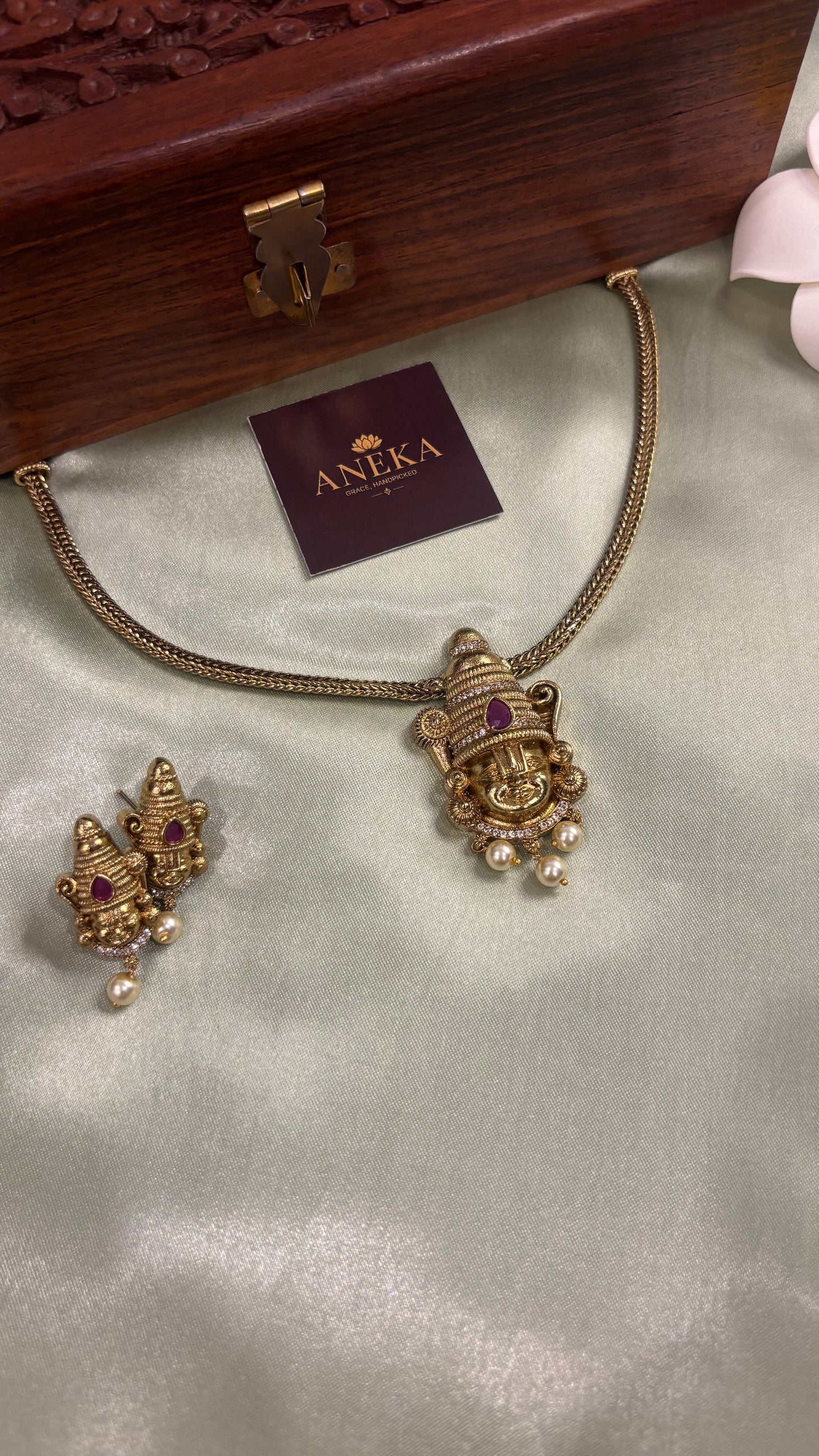Srinika Balaji Attigai Set